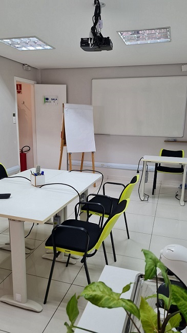 Quer um coffee break na sua sala? Tem